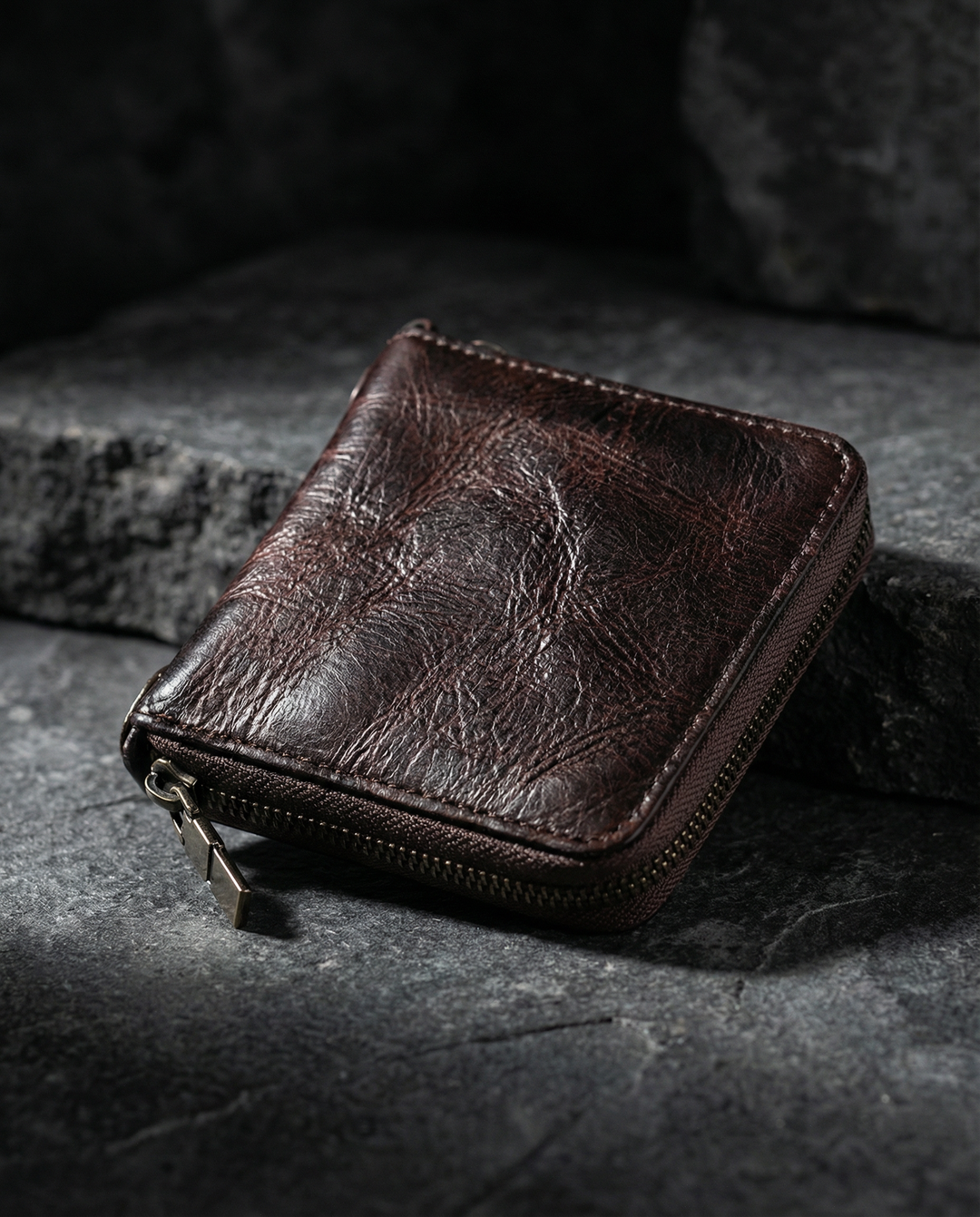 Compact Cowhide Leather Zip Wallet Men’s