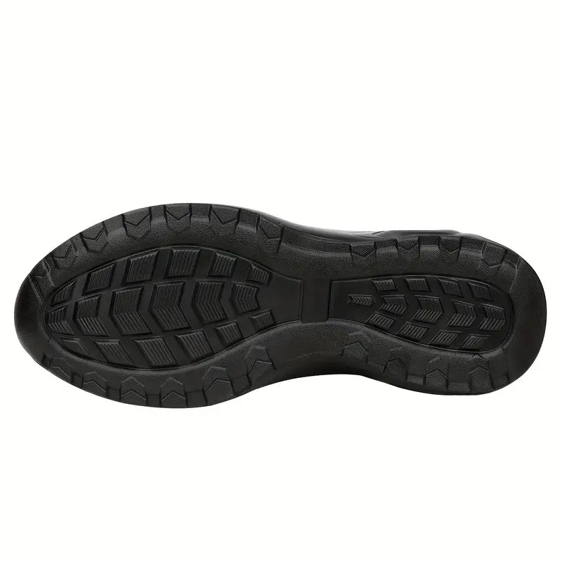 Front view of men's safety shoes with secure lace-up fastening