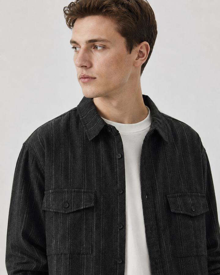 Men's textured overshirt with practical chest pockets