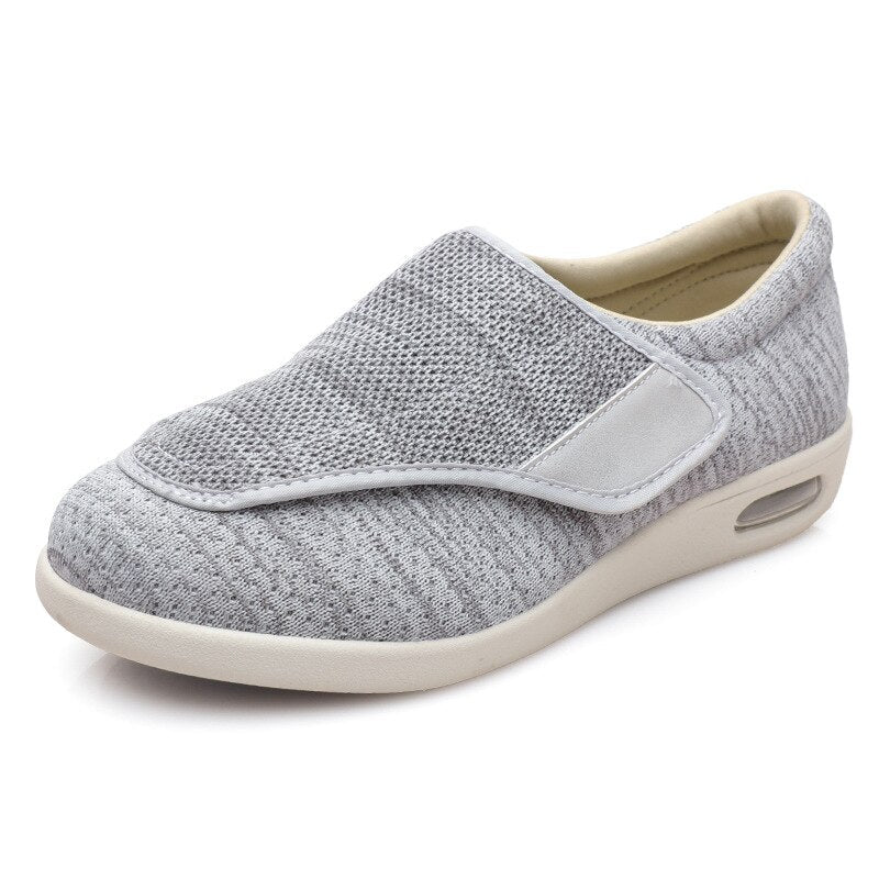 Men's wide fit comfort shoes with cushioned sole detail