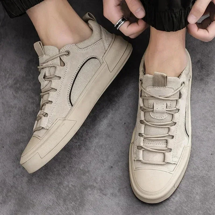 Men's lace-up sneakers in canvas with a clean, versatile design