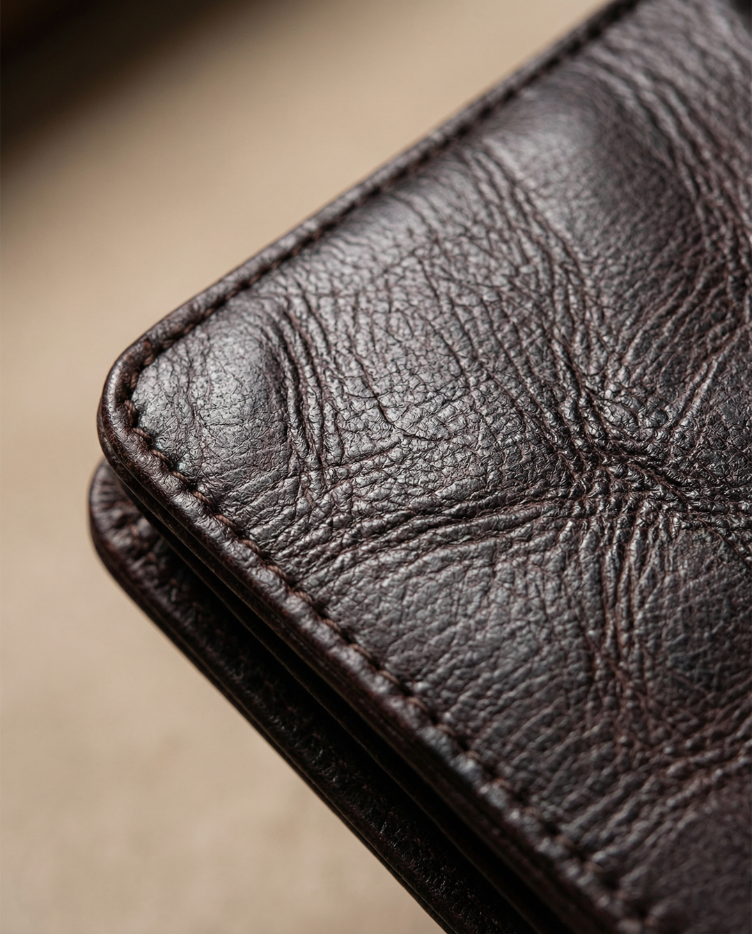 Compact Cowhide Leather Zip Wallet Men’s