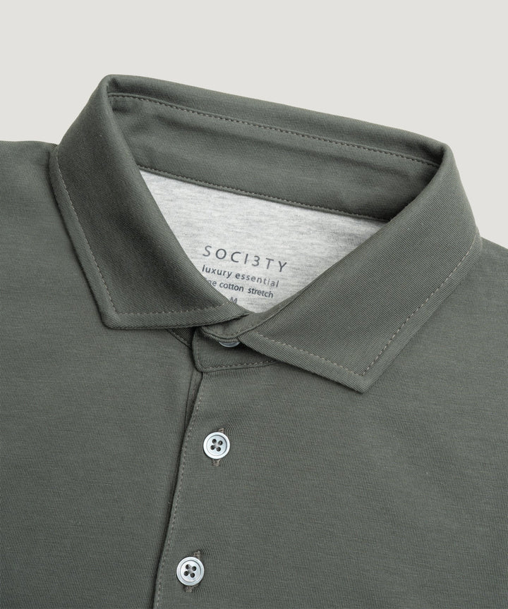 Close-up of the classic collar on the men's short sleeve polo shirt