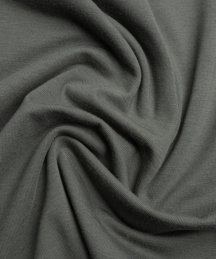 Detail of fabric and fit on the men's classic collar polo shirt