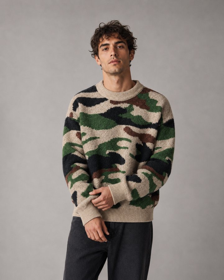 Side view of the men's relaxed camouflage jumper showing its comfortable fit