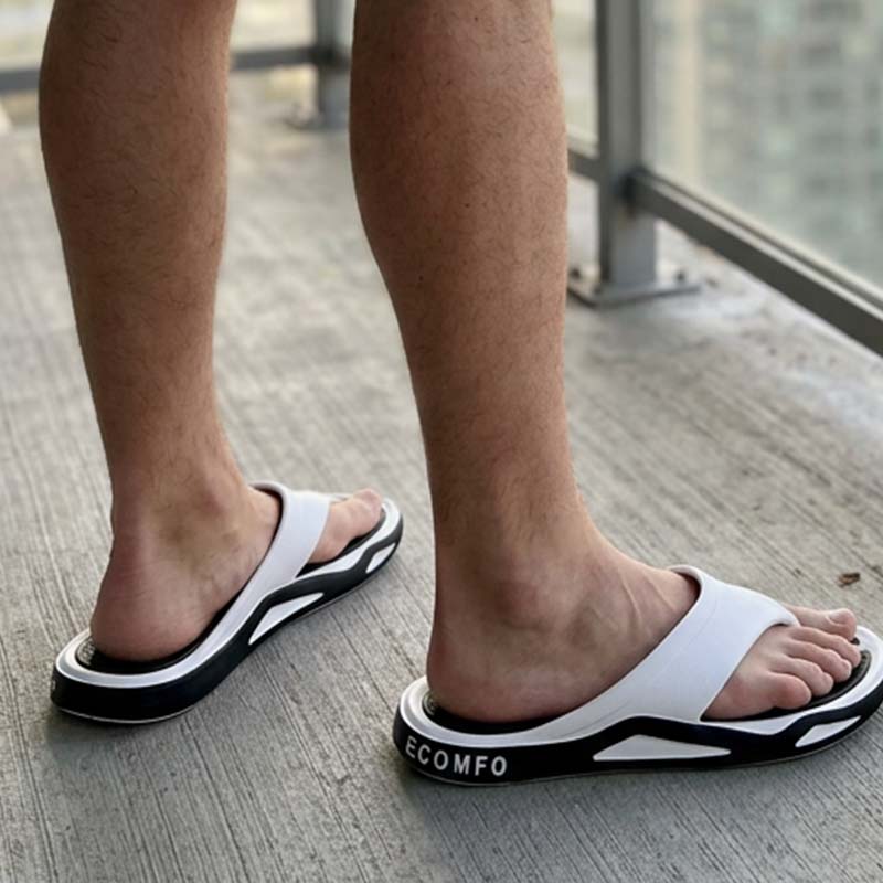 Men's slip-on recovery sandals for casual wear and holidays
