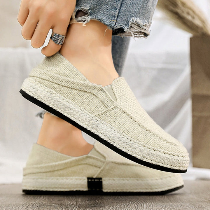 Men's canvas slip-on casual shoes with low-profile sole