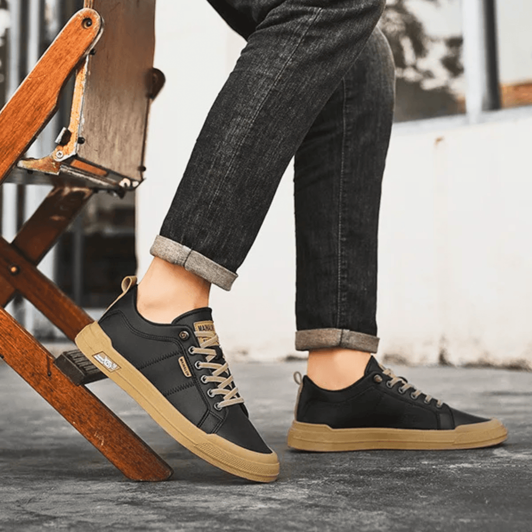 Sole detail of men's leather low top trainers