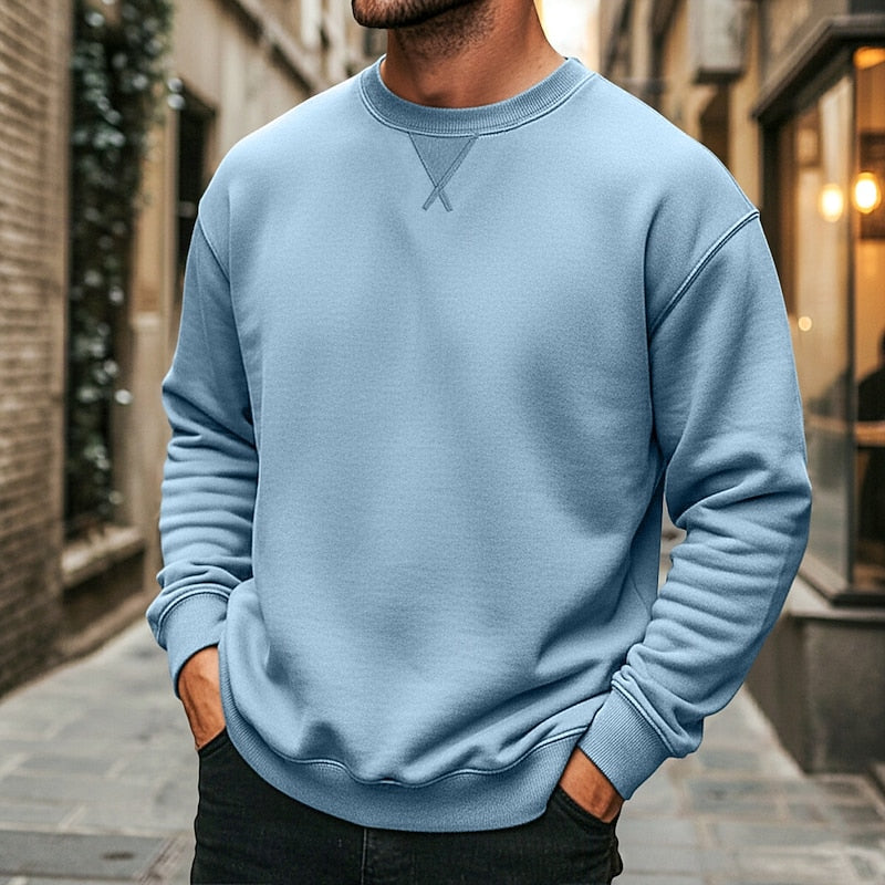 Men's regular fit sweatshirt with a classic crew neckline